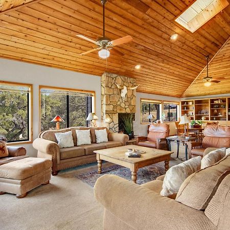 Spicewood Treehouse Villa Bagian luar foto