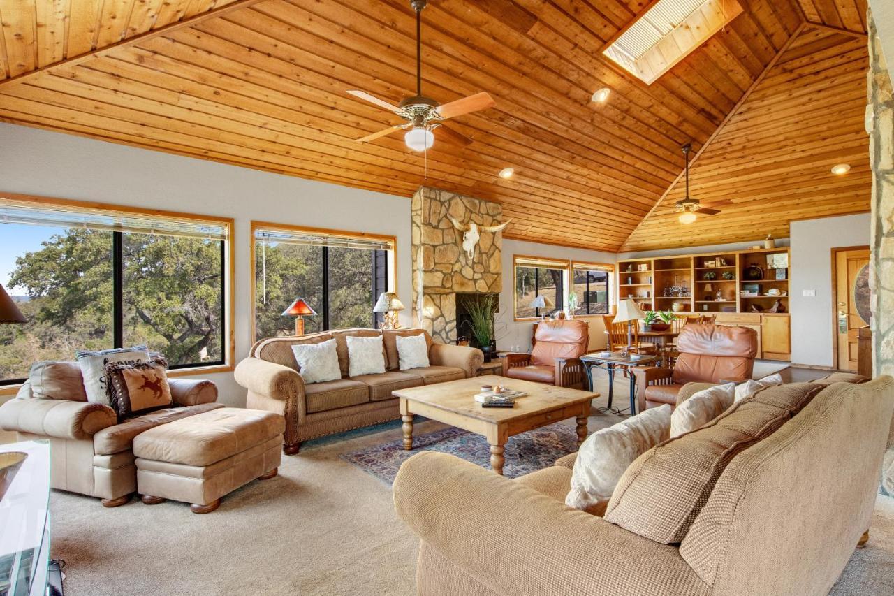Spicewood Treehouse Villa Bagian luar foto