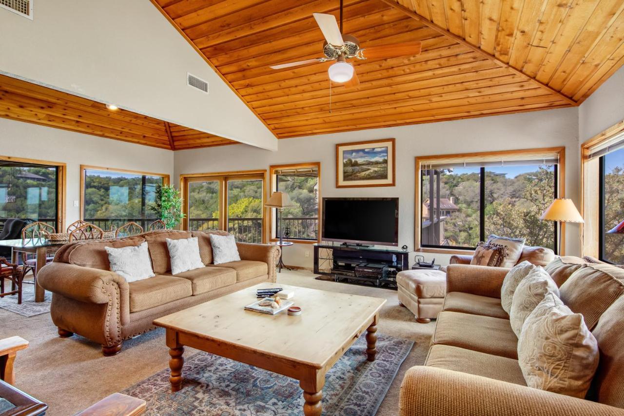 Spicewood Treehouse Villa Bagian luar foto