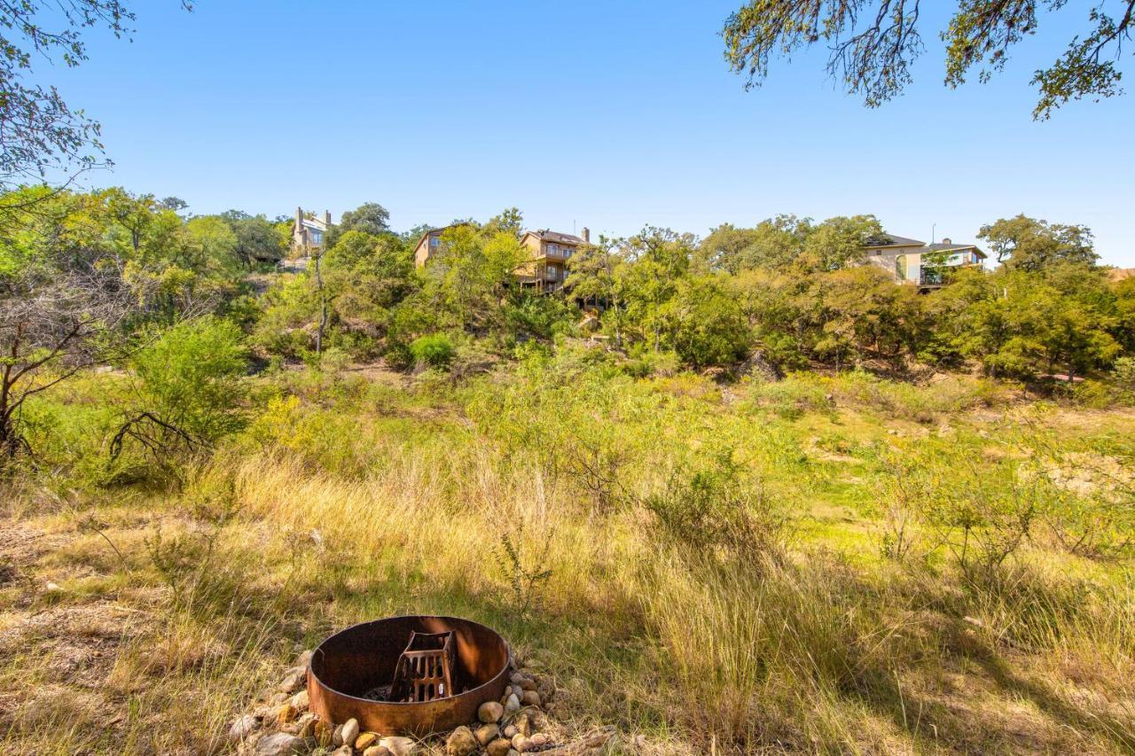 Spicewood Treehouse Villa Bagian luar foto