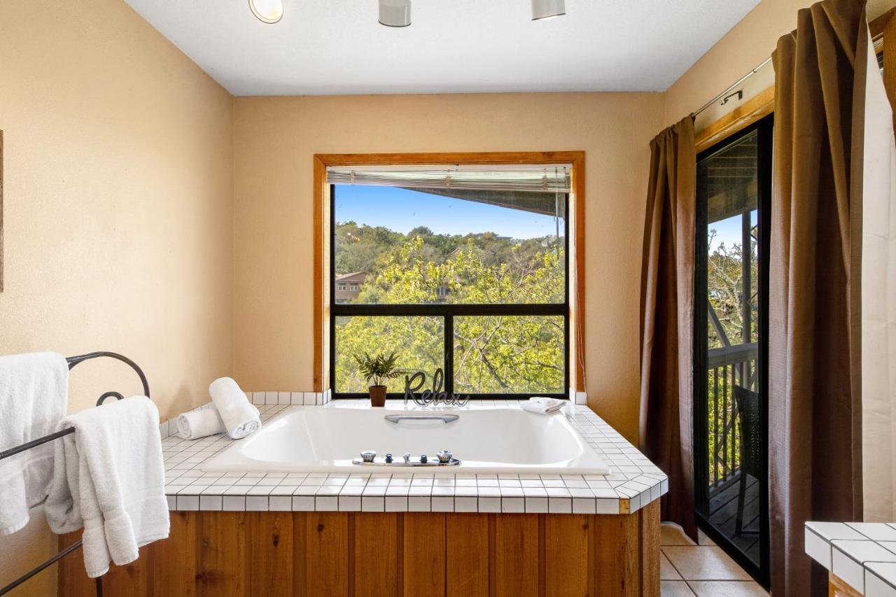 Spicewood Treehouse Villa Bagian luar foto