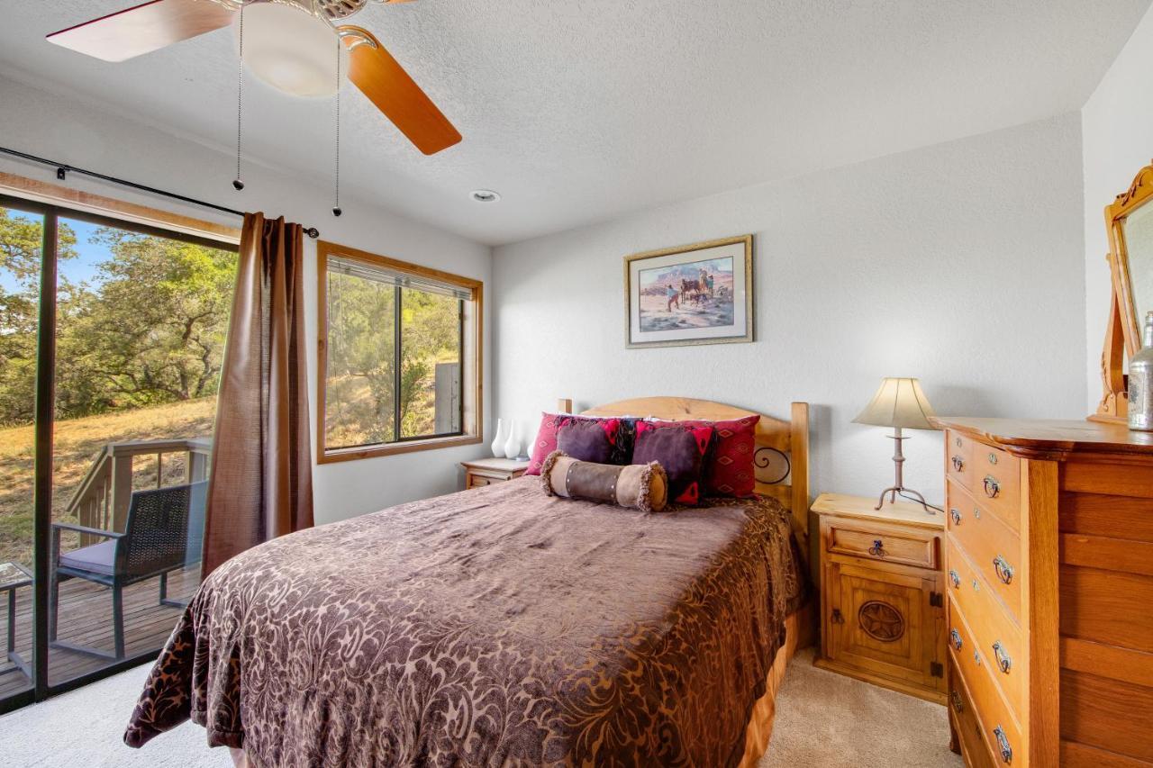Spicewood Treehouse Villa Bagian luar foto