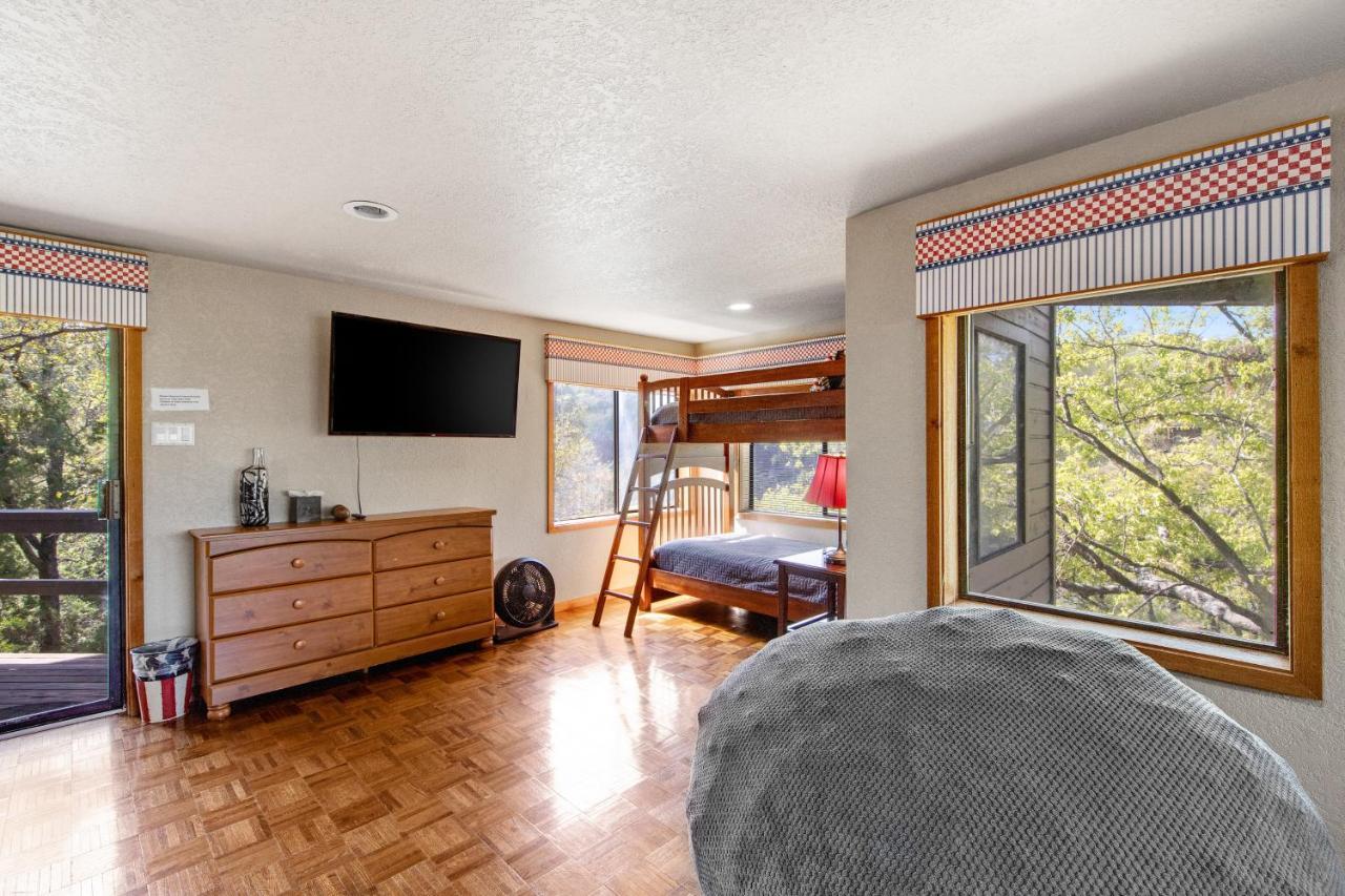 Spicewood Treehouse Villa Bagian luar foto